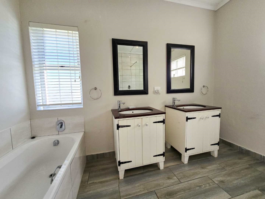 4 Bedroom Property for Sale in Jongensfontein Western Cape